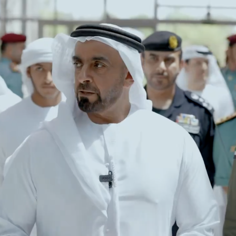 صور: سيف بن زايد يلتقي أفراد الشرطة الإماراتية المشاركين في تأمين أولمبياد باريس 2024، فماذا قال لهم؟