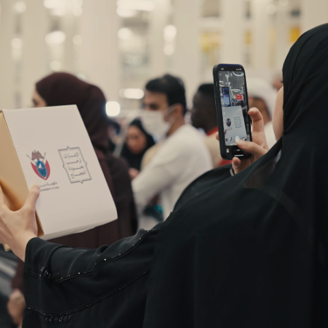 صور: عودة الحجاج إلى الإمارات.. فرحة واشتياق